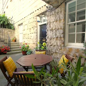  Apartment Centre New Town 2 Bedroom Flat