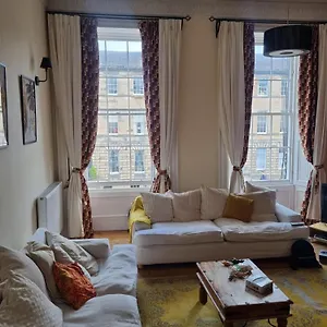  Apartment 3 Double-bed Georgian In Prime Location